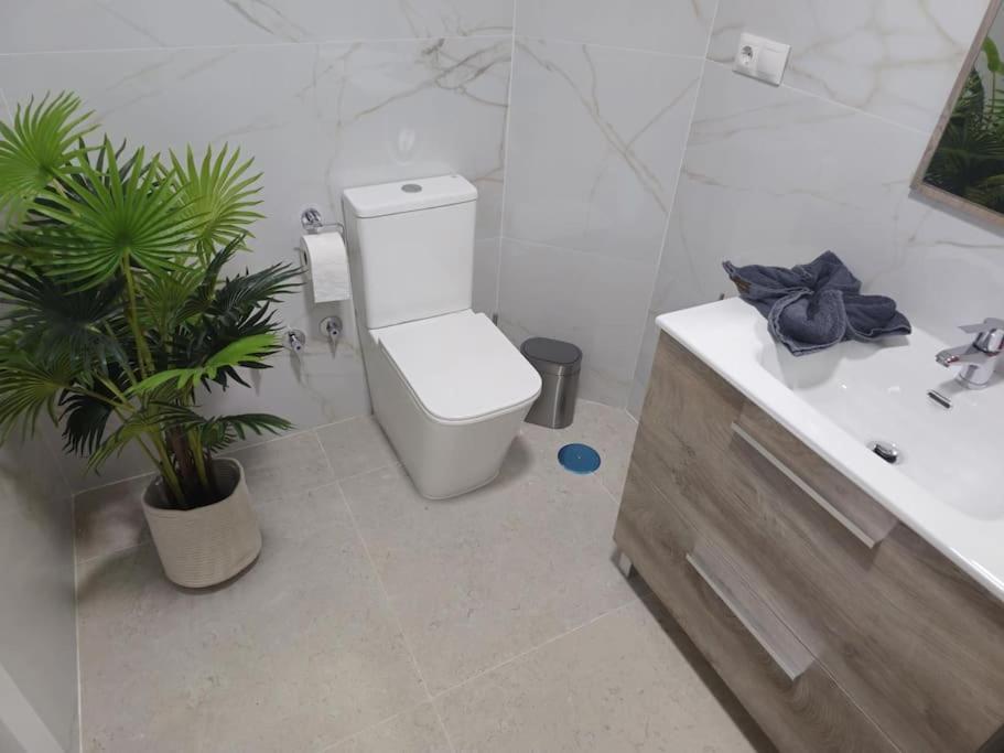 Tao City Center Apartment With Fee Wifi And Air Con By Namaste Elite Торремолінос Екстер'єр фото