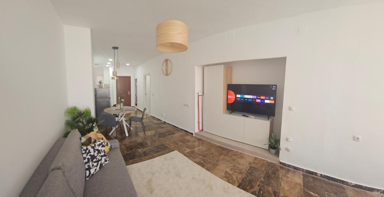 Tao City Center Apartment With Fee Wifi And Air Con By Namaste Elite Торремолінос Екстер'єр фото