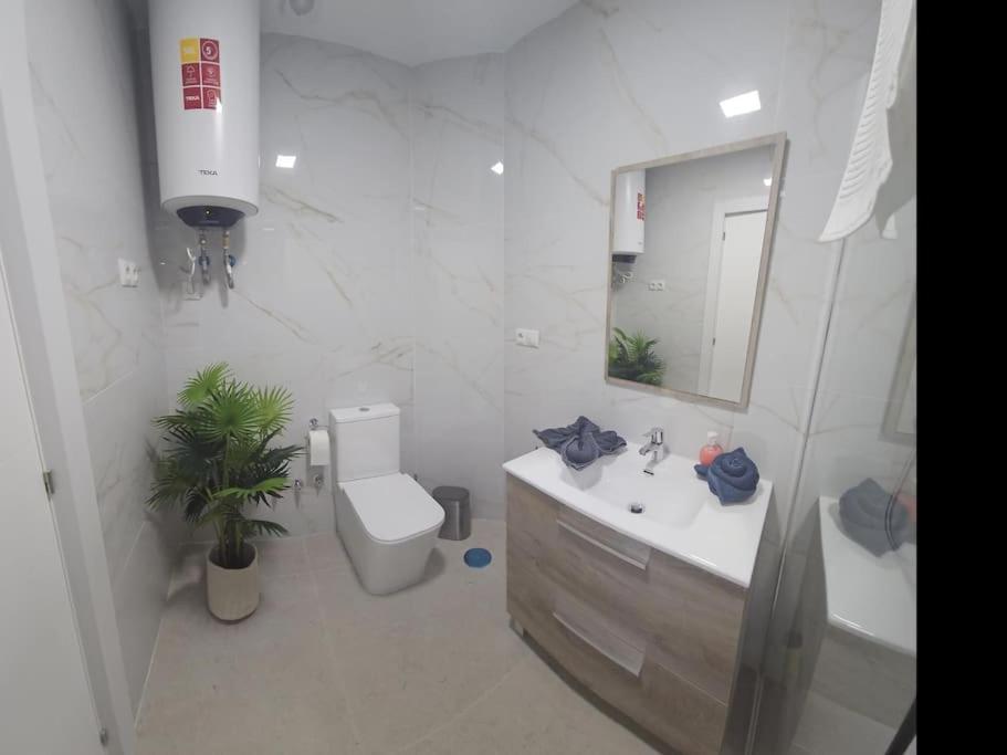 Tao City Center Apartment With Fee Wifi And Air Con By Namaste Elite Торремолінос Екстер'єр фото