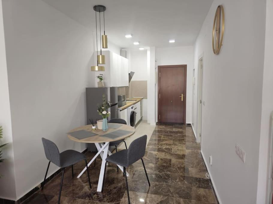 Tao City Center Apartment With Fee Wifi And Air Con By Namaste Elite Торремолінос Екстер'єр фото