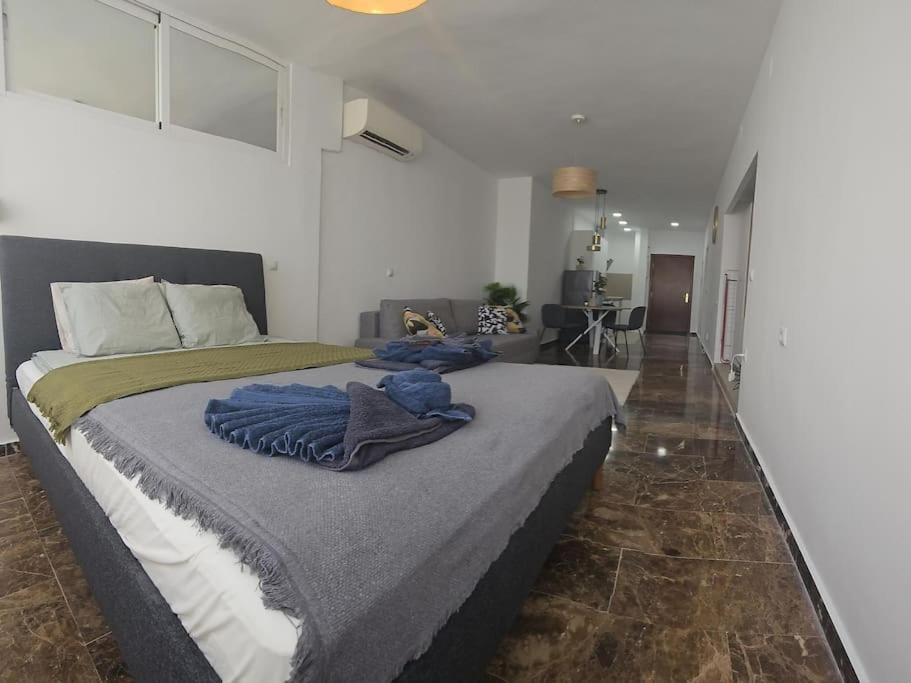 Tao City Center Apartment With Fee Wifi And Air Con By Namaste Elite Торремолінос Екстер'єр фото